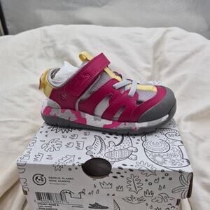 NEW Clarks Everyday Steggy Roar Fisherman Sandal, Pink Leather  girls 8 M